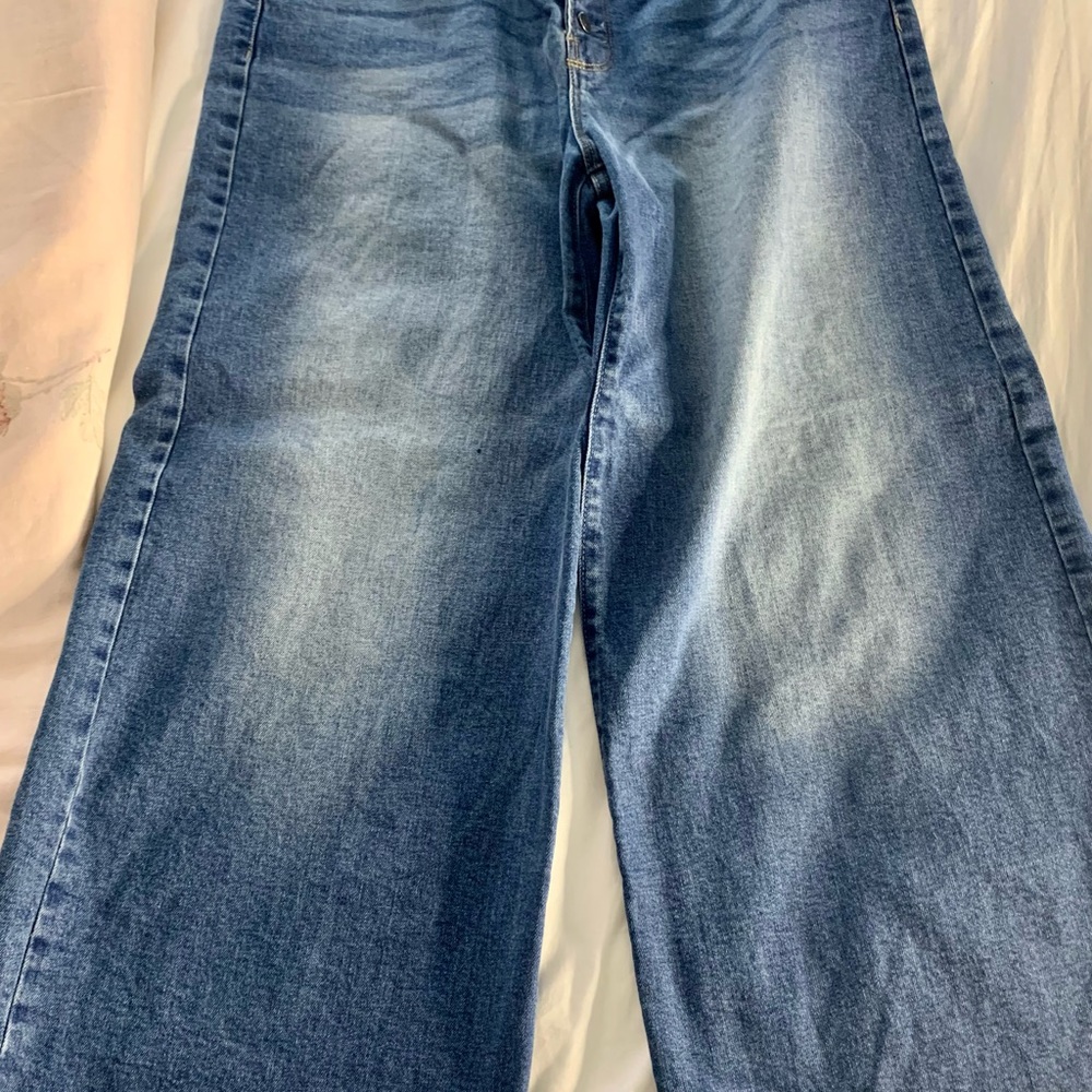 Cute wide leg 👖jeans🎉♥️